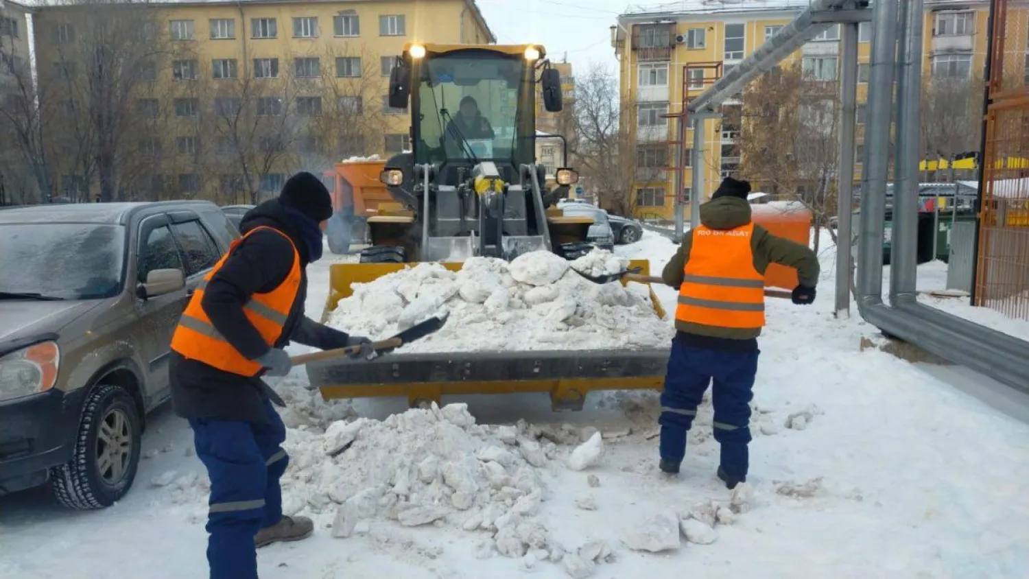 Свыше 21 тысячи кубометров снега вывезли за ночь из столицы
