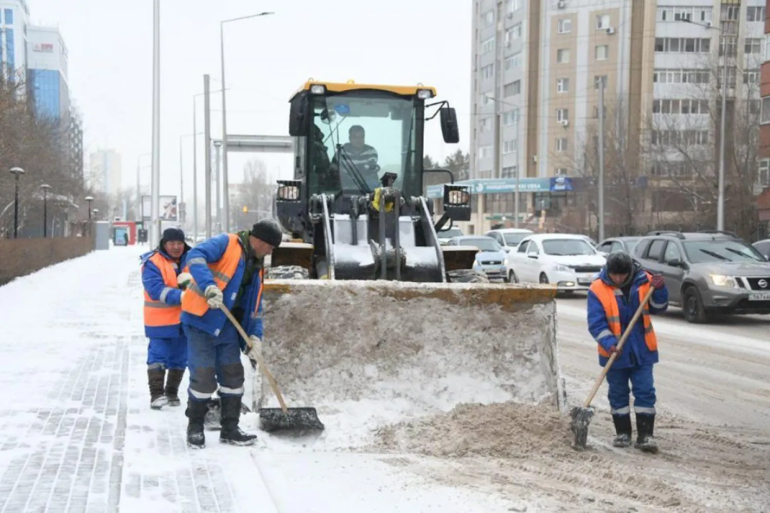 Порядка 1,8 млн кубометров снега вывезли из столицы с начала зимы (ФОТО)