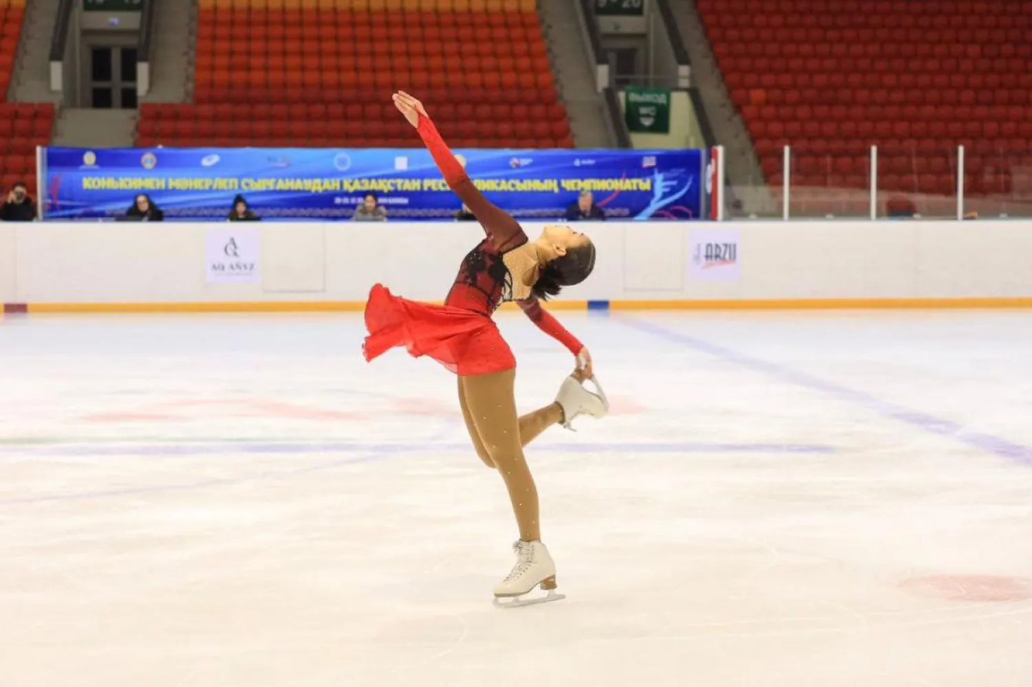 Республиканский чемпионат по фигурному катанию стартовал в Астане