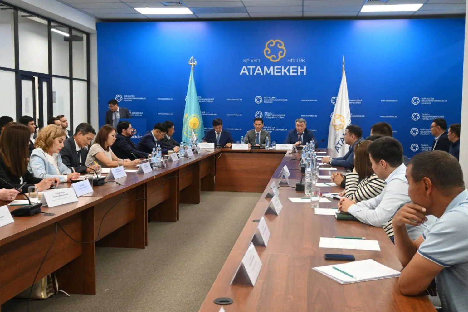 Мурат Карымсаков провел встречу с представителями бизнес-сообщества