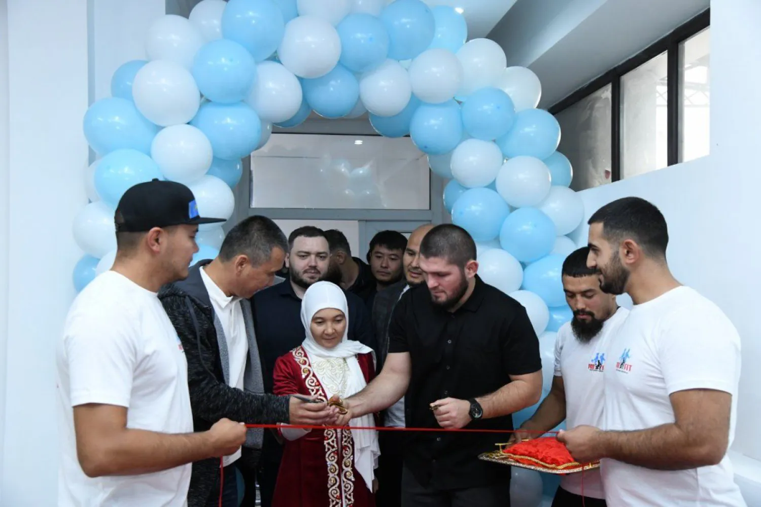 В столице открылся долгожданный спортклуб с участием Хабиба Нурмагомедова
