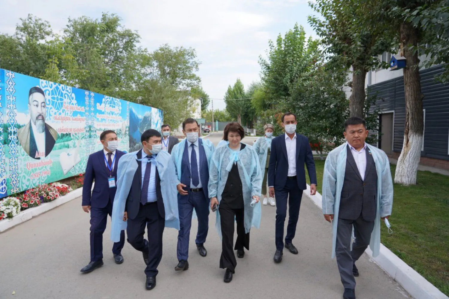 Депутаты столичного маслихата посетили социальные организации города