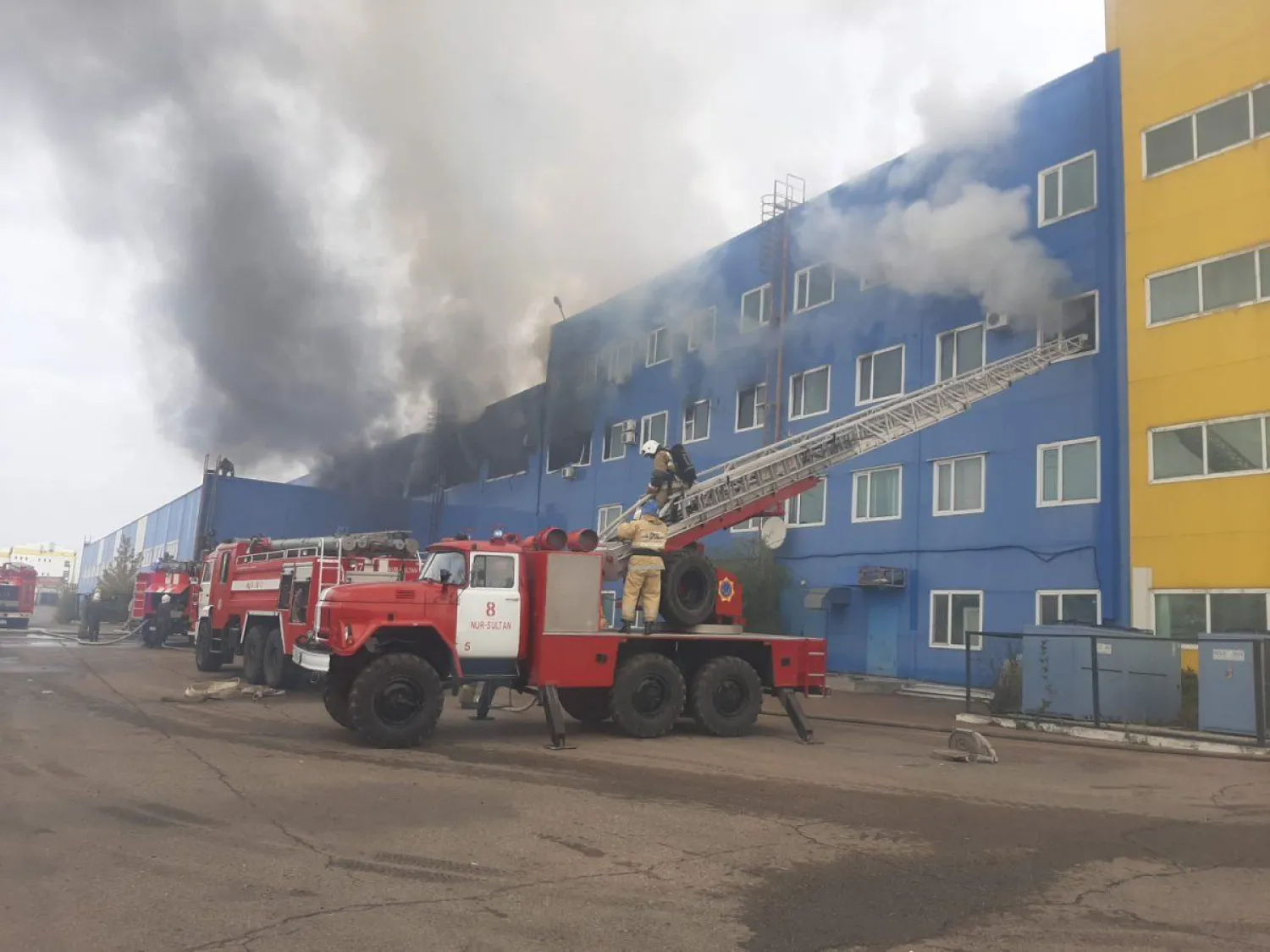 Пожар в ТЦ «Астыкжан»: Есть пострадавшие