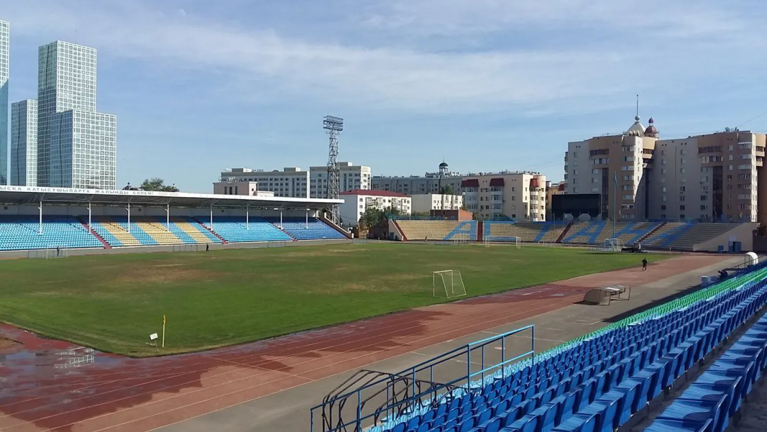 Центральный стадион снесут и отстроят заново в Нур-Султане