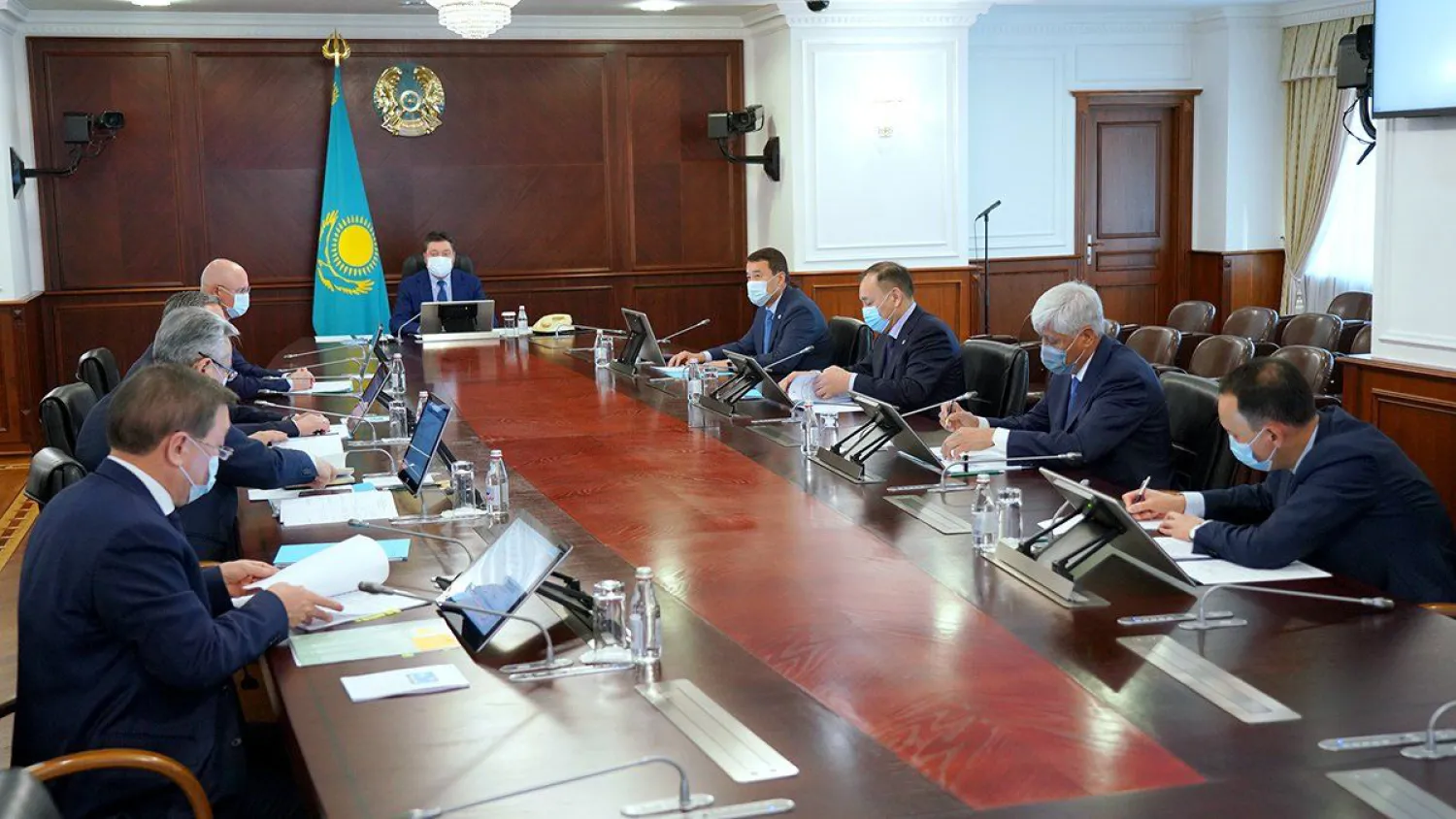 По итогам апреля прививки от COVID-19 должны получить 20% подлежащего вакцинации населения – Мамин