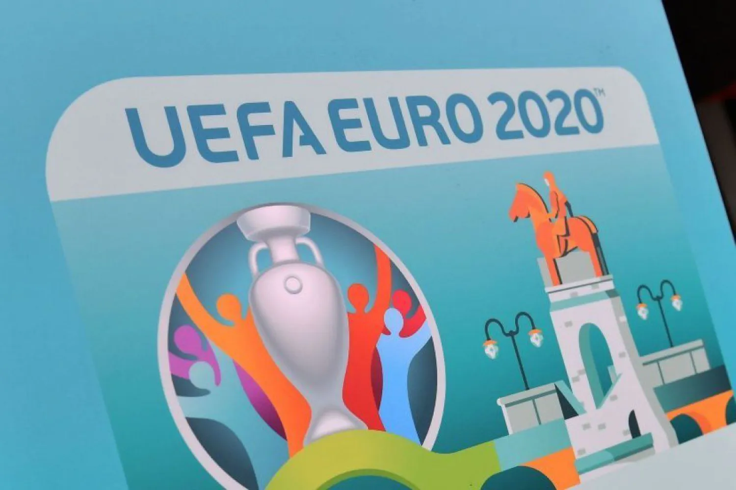 УЕФА разрешил проводить пять замен в матчах Евро-2020
