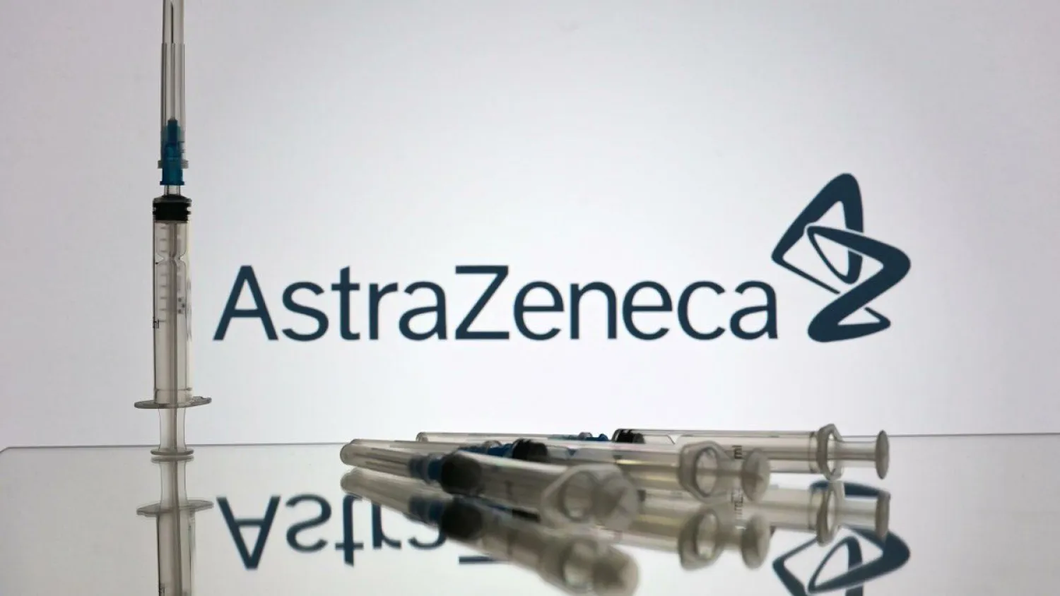 Вакцину AstraZeneca переименовали в Vaxzevria