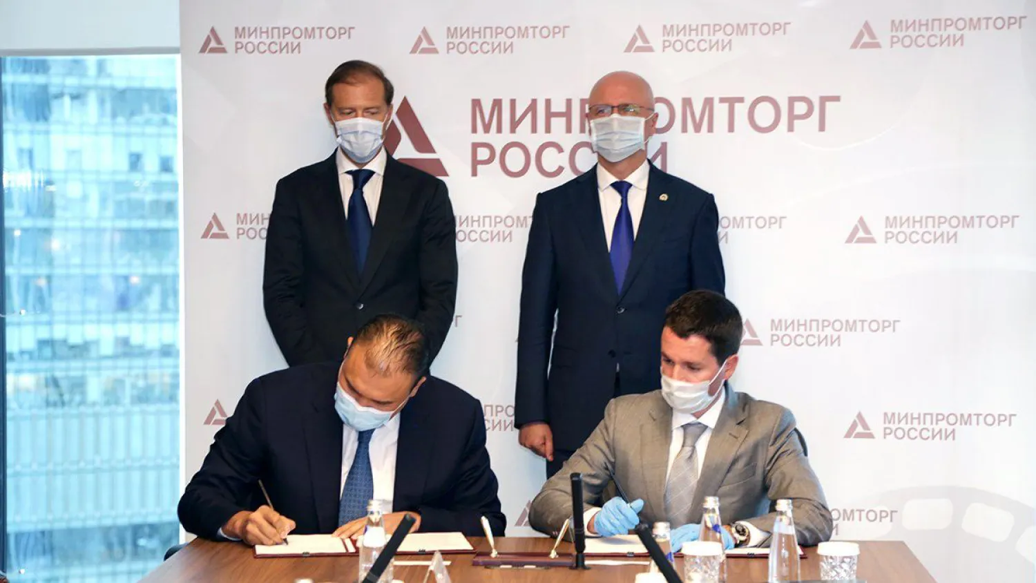 Казахстан договорился с Россией о поставке вакцины от коронавируса