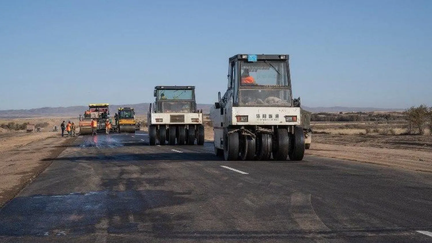 Порядка 30% строительных работ выполнено на дорогах страны за полгода