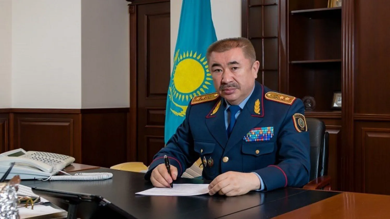 Ерлан Тургумбаев поздравил коллег с Днем полиции