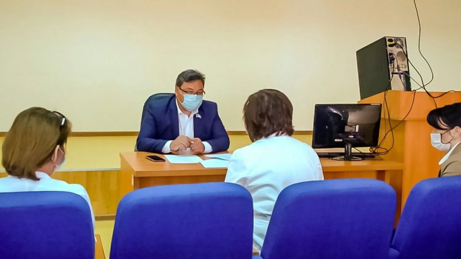 Представители «Астана - адалдық алаңы» провели мониторинг работы городских поликлиник