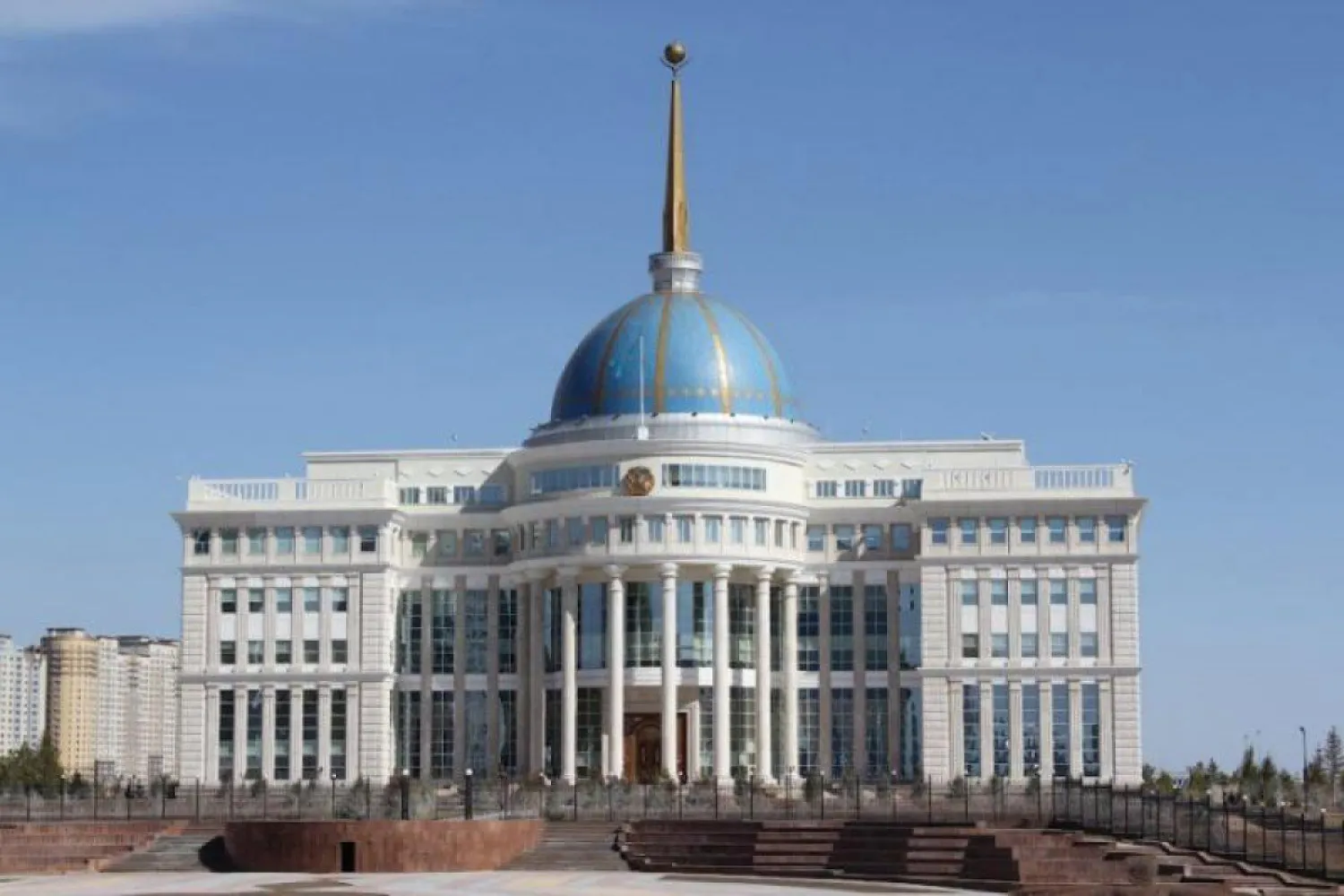 Президент наградил военнослужащих и сотрудников правоохранительных органов государственными наградами