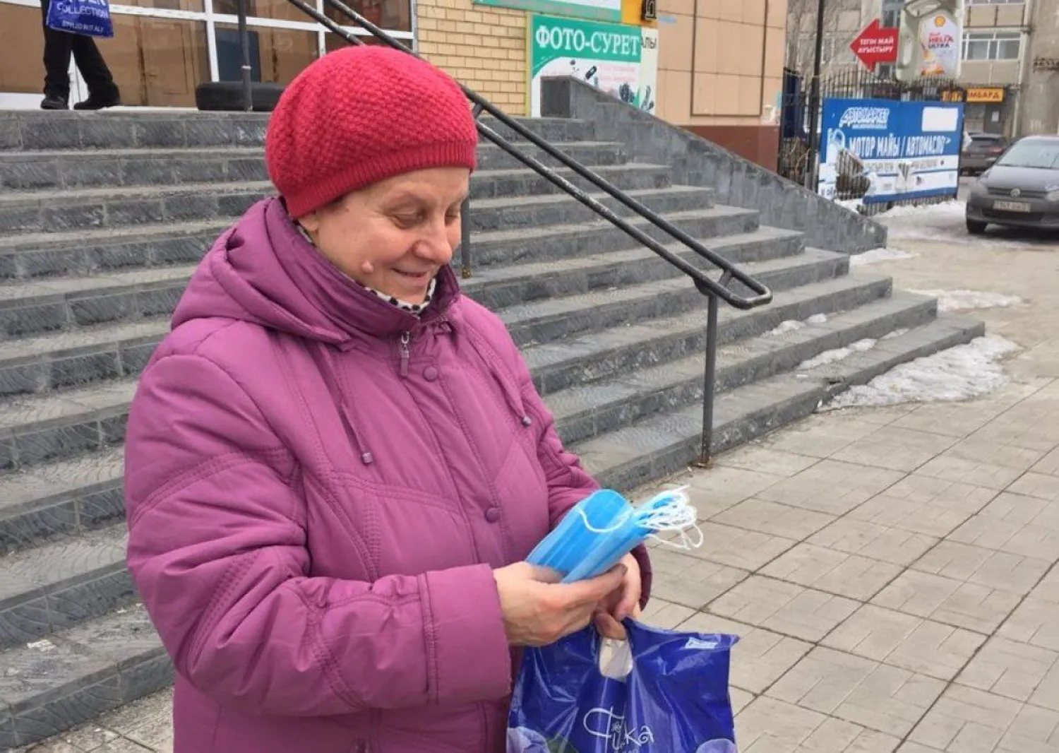 Около 3 500 медицинских масок раздала столичная АНК