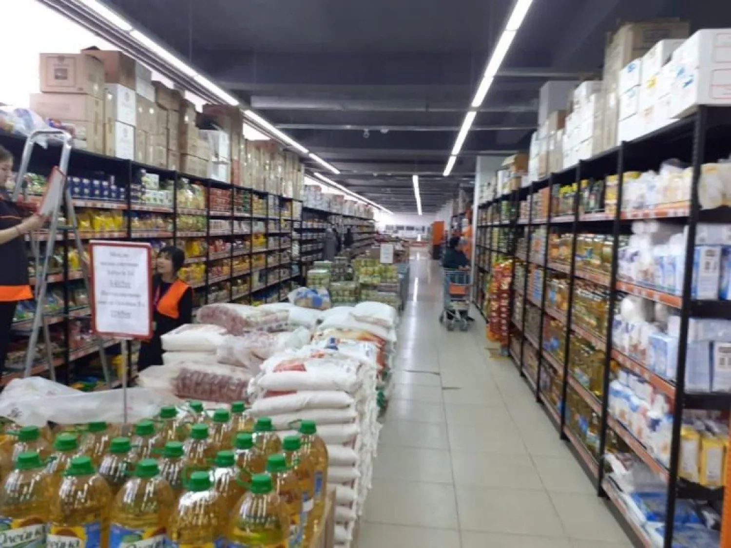 Склады с продовольственными товарами будут пополняться ежедневно