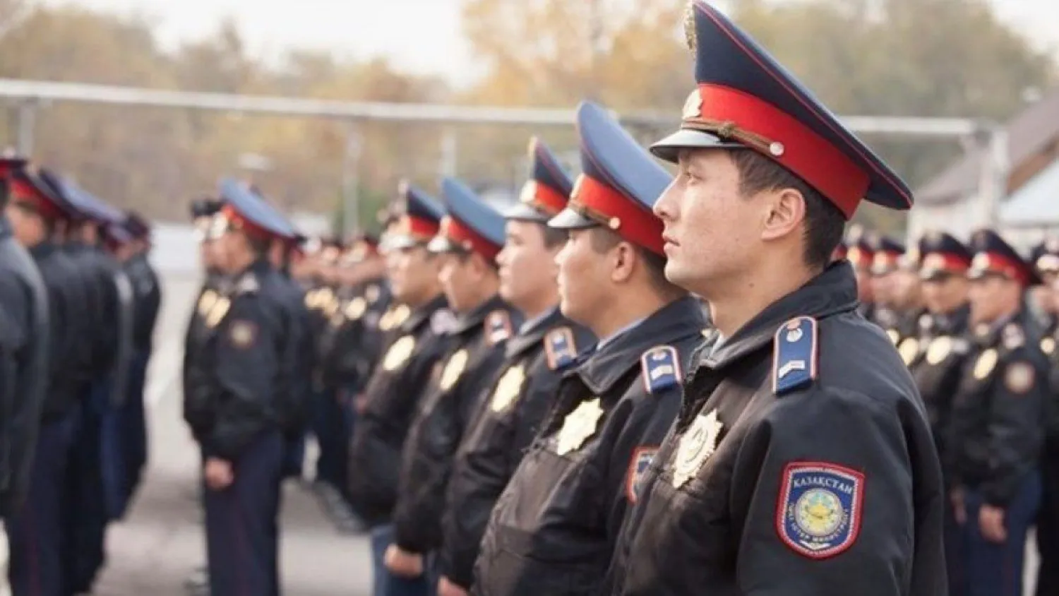 Столичных полицейских наградили за добросовестное исполнение служебных обязанностей
