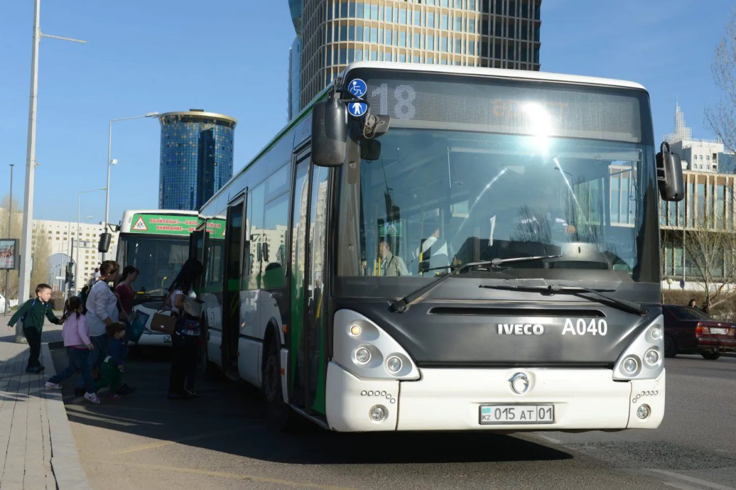 Будет ли льготный проезд для старшеклассников, ответили в Астана LRT