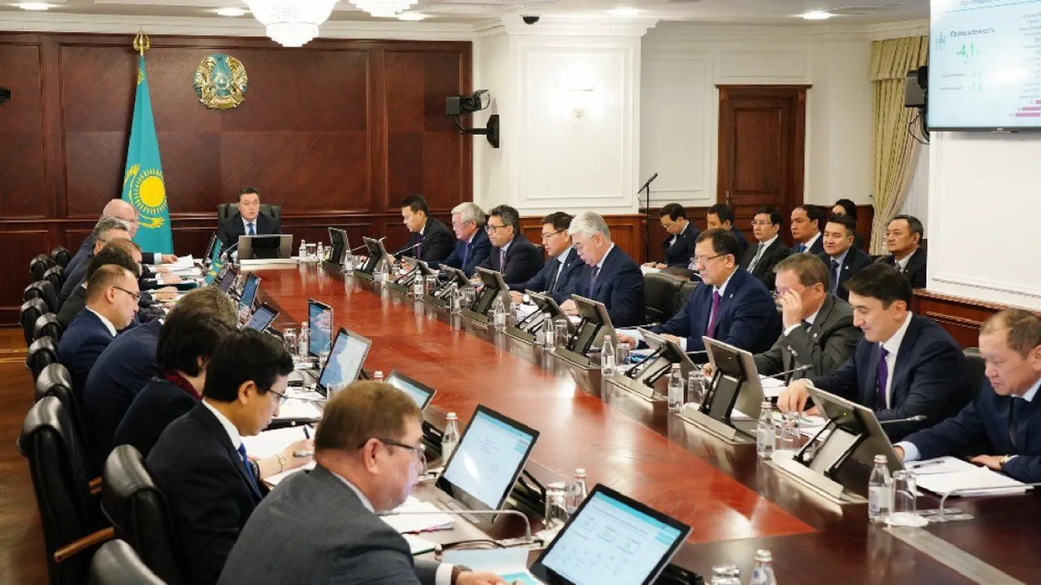 Около 500 граждан Казахстана доставлены чартером из Пекина в Нур-Султан