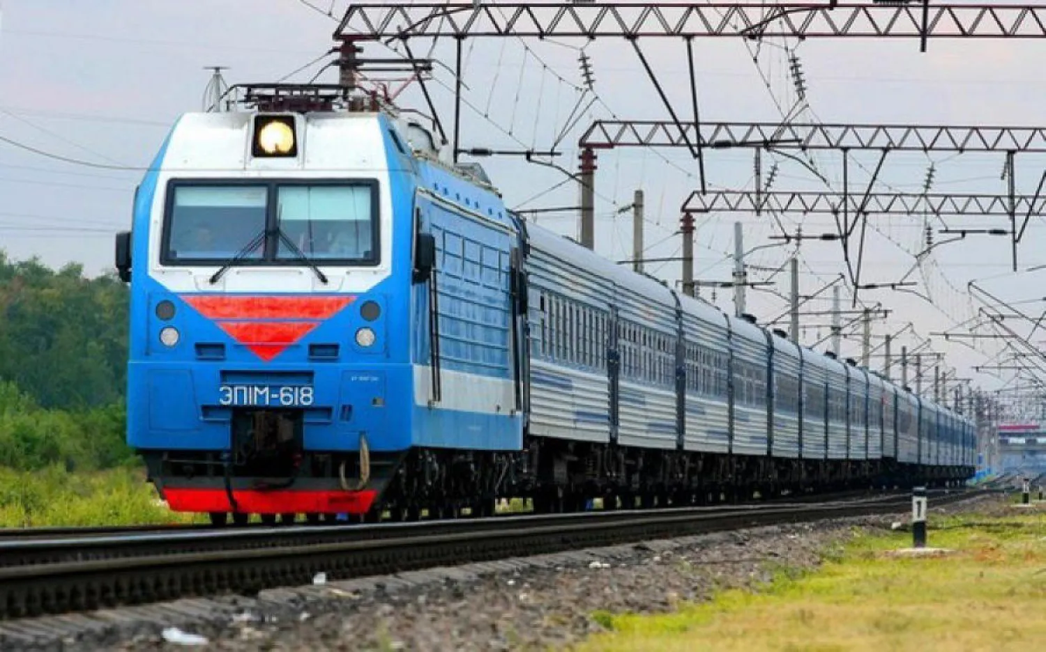 Бесплатный проезд в поездах предоставят ветеранам и труженикам тыла