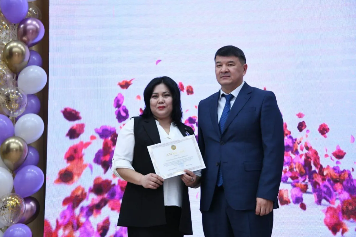 Столичных педагогов чествовали на фестивале Urker Aueni