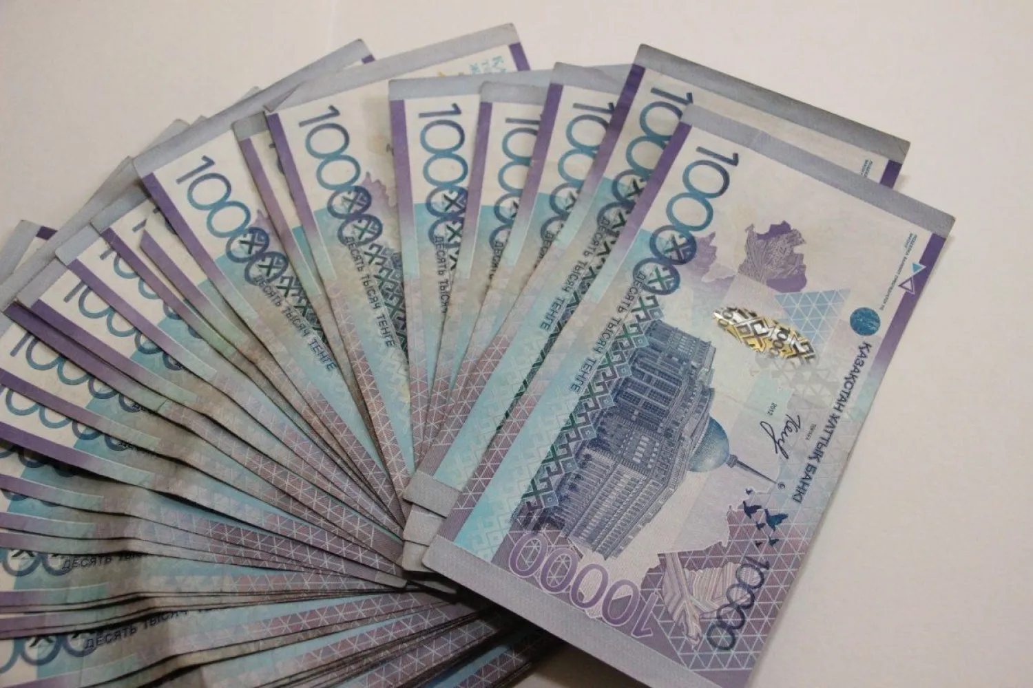 Halyk Bank выделит по 5 миллионов тенге семьям погибших правоохранителей