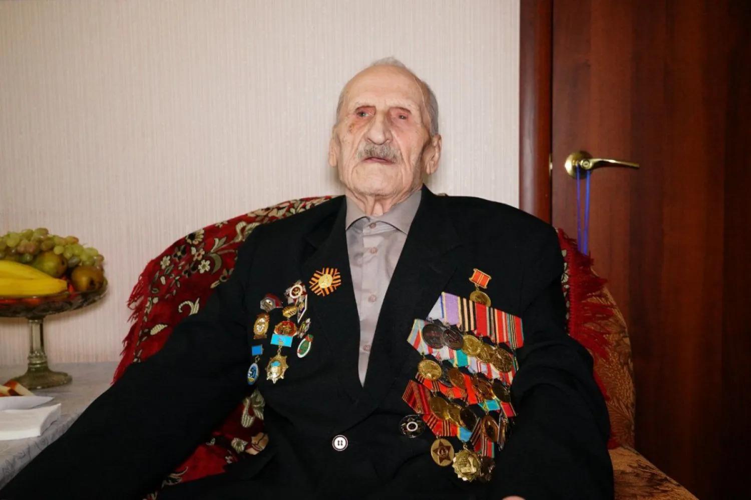 95-летнего ветерана ВМВ поздравили с днем рождения в Нур-Султане