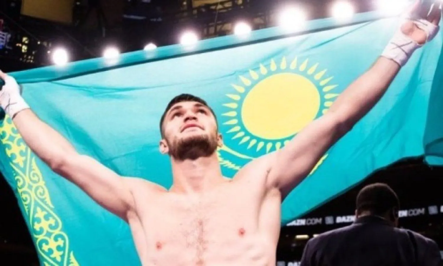Али Ахмедов выиграл бой за два титула в андекарде Головкин — «Канело» 3
