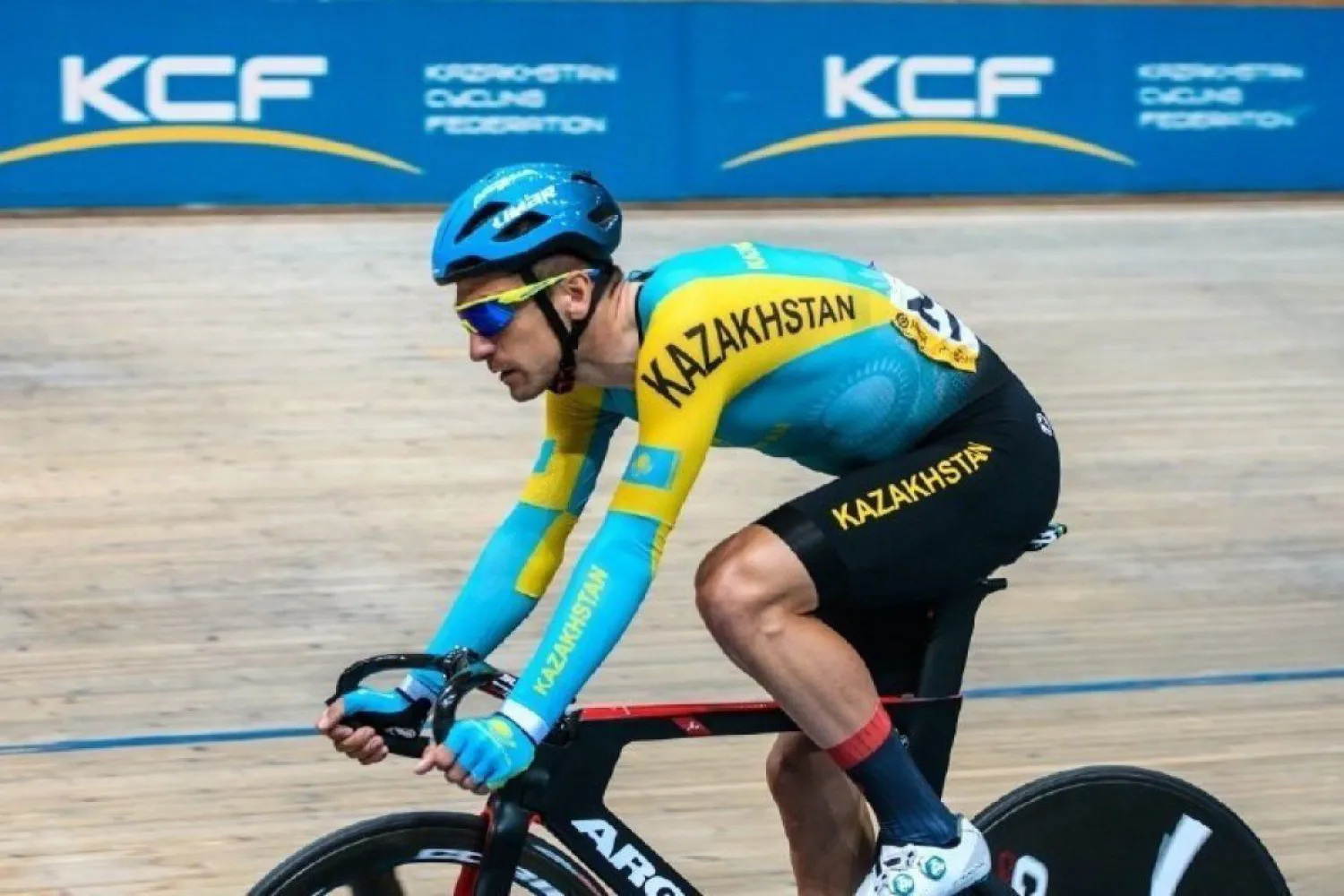 Казахстанец стал двукратным призером турнира GP Prostějov по велоспорту на треке