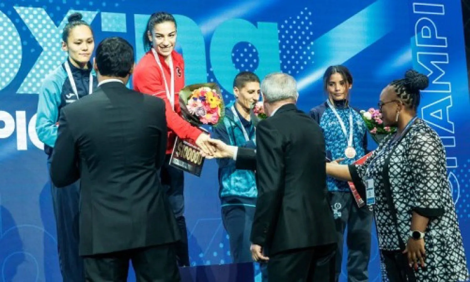 Стали известны призовые казахстанок на чемпионате мира по боксу