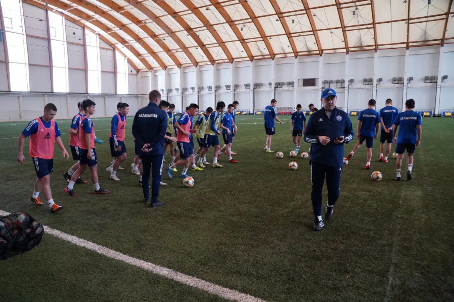 Футбольная юношеская сборная Казахстана представила состав на "Кубок развития" в Минске
