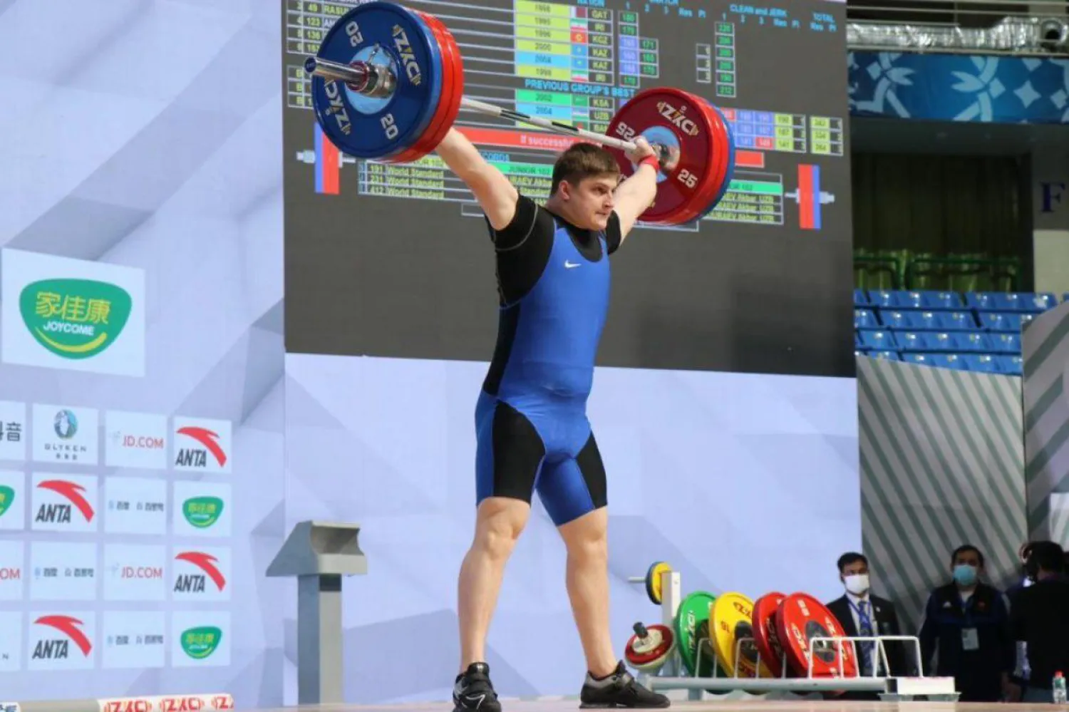 Казахстанский тяжелоатлет занял четвертое место на чемпионате мира в Узбекистане
