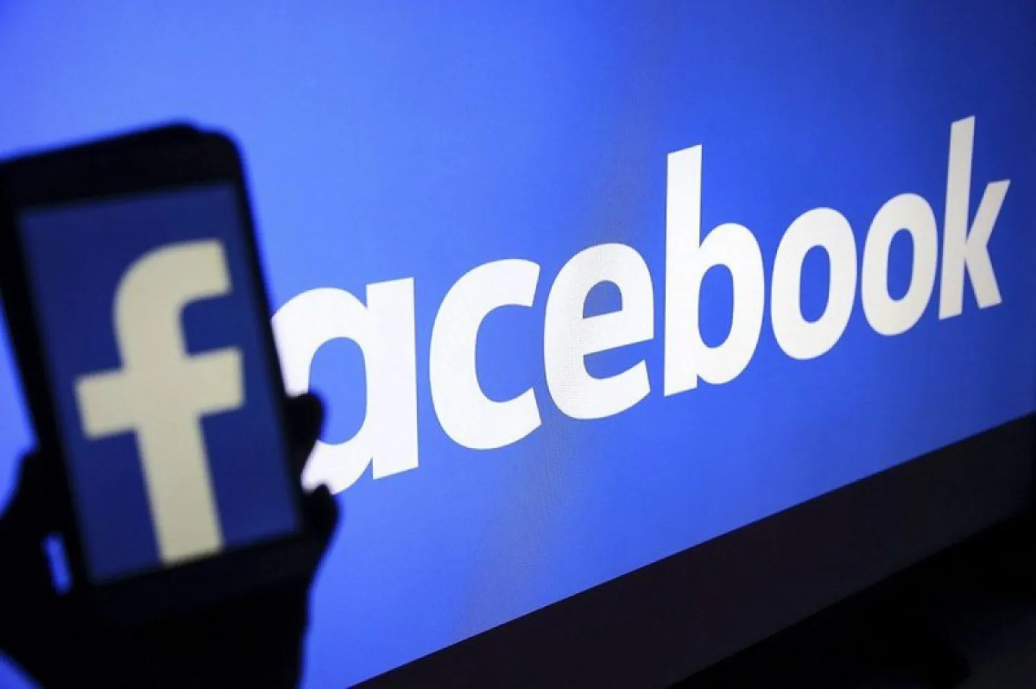 Facebook контролирует личные профили пользователей - фейк