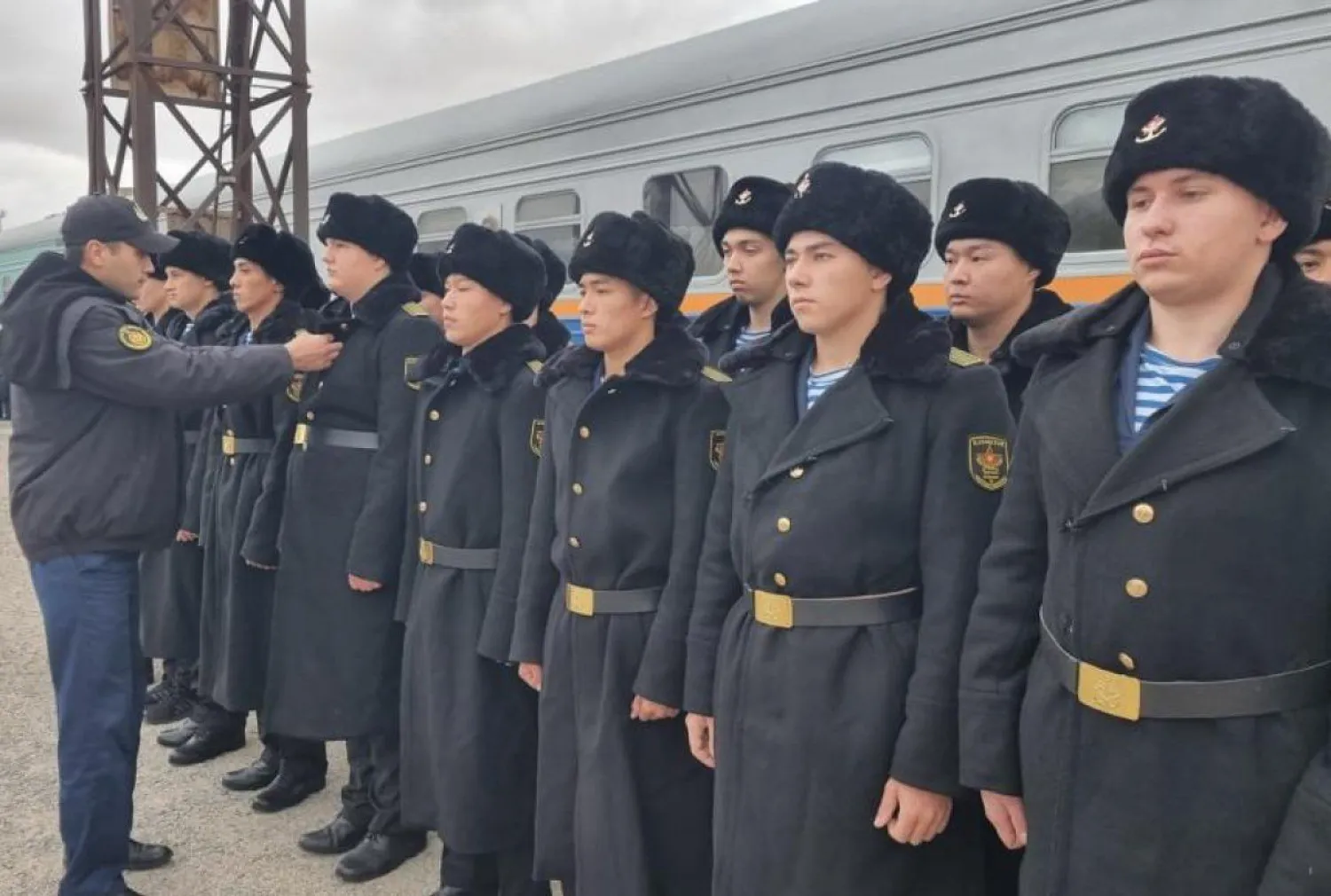 Команда новобранцев прибыла на военно-морскую базу в Актау