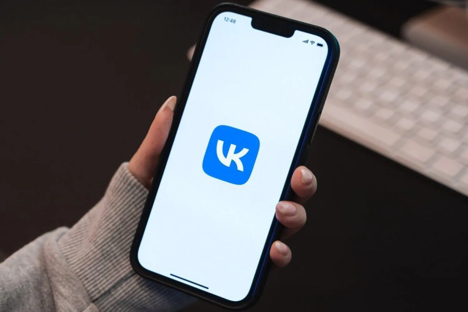 "ВКонтакте" и Mail.ru снова доступны в App Store