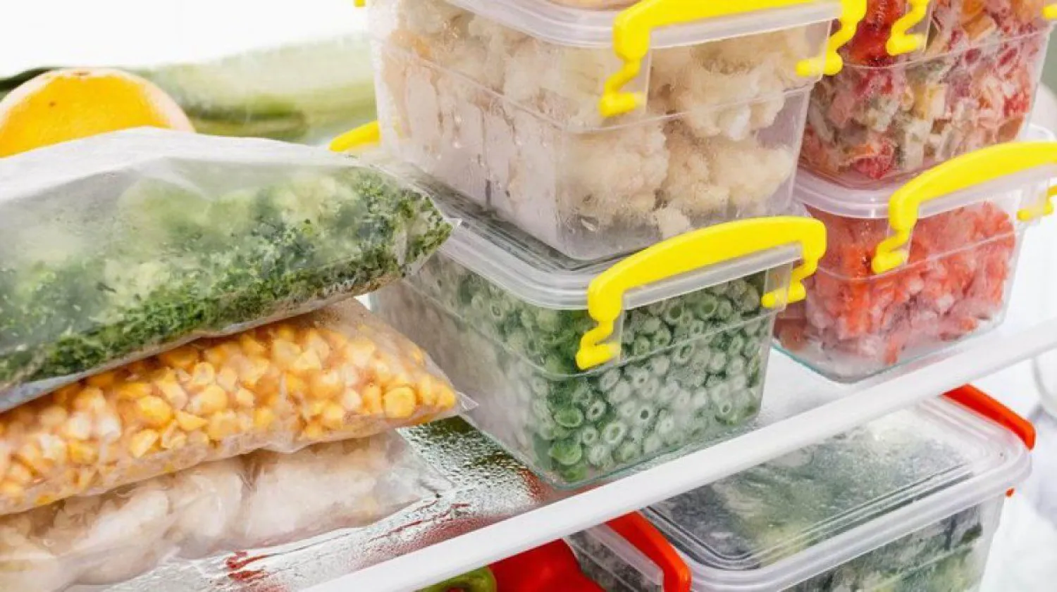 Врач перечислил продукты, которые нельзя замораживать
