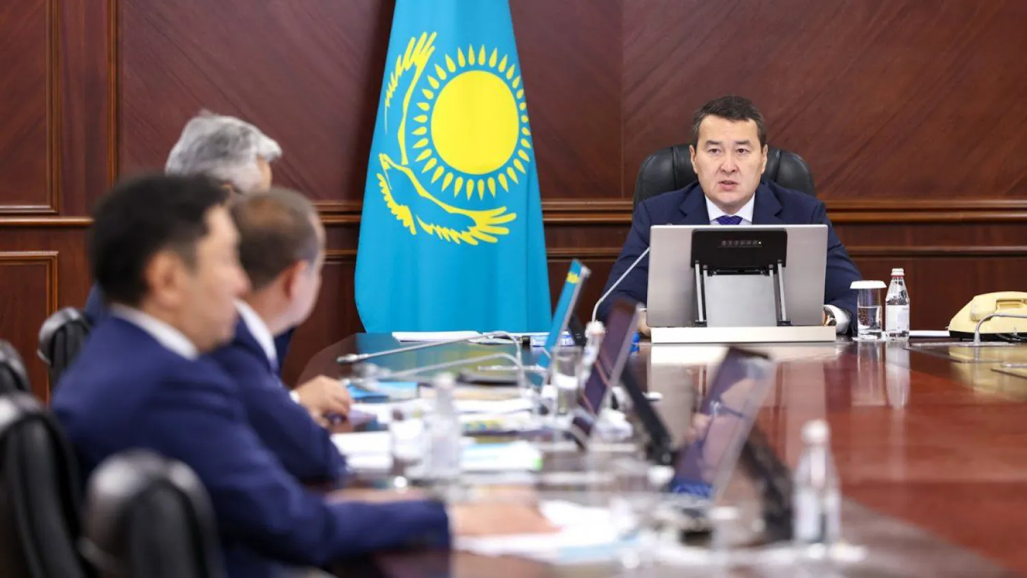 "Работа провалена": Алихан Смаилов раскритиковал несколько ведомств