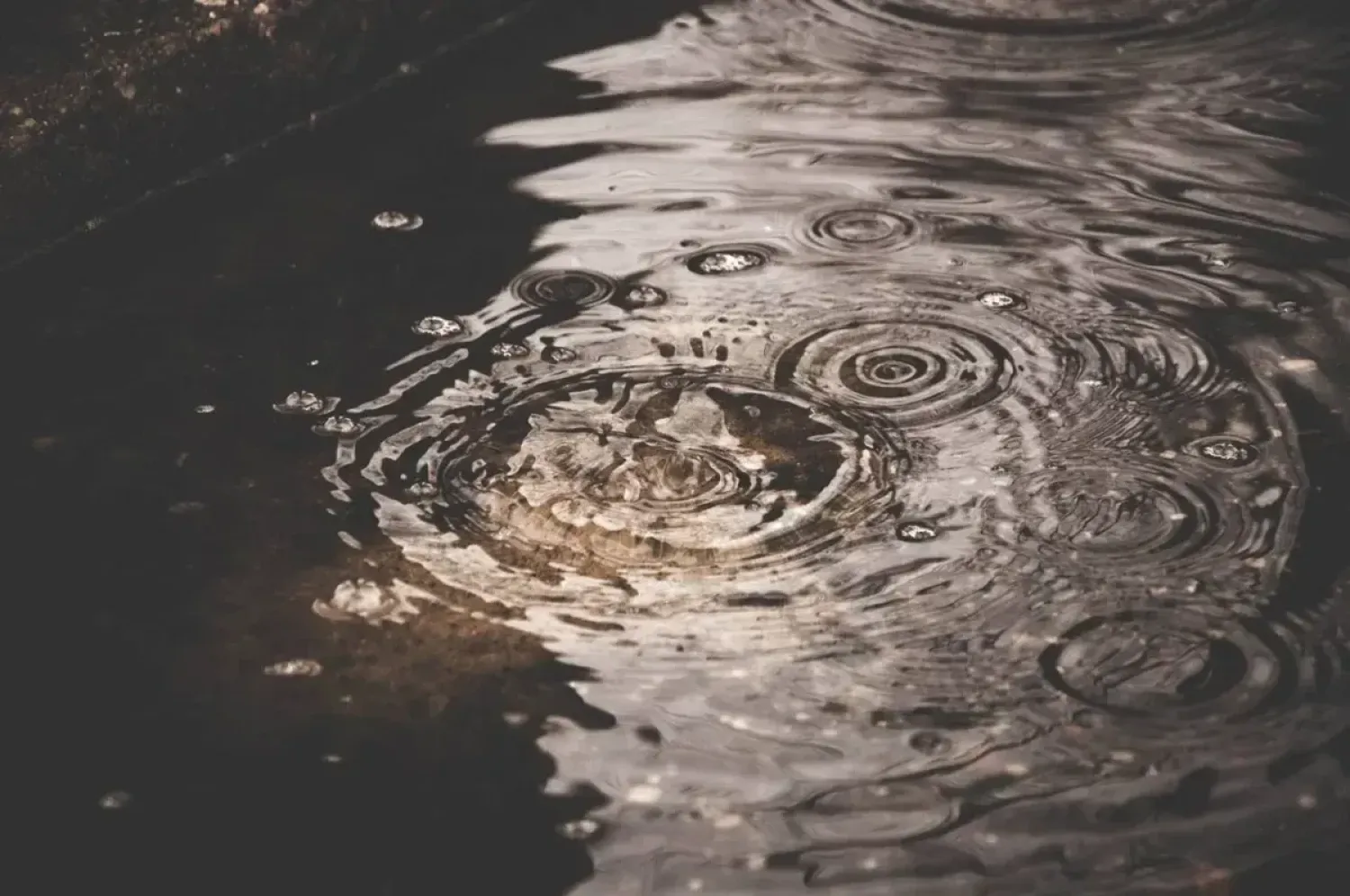Дождевая вода оказалась непригодной для питья на всей планете