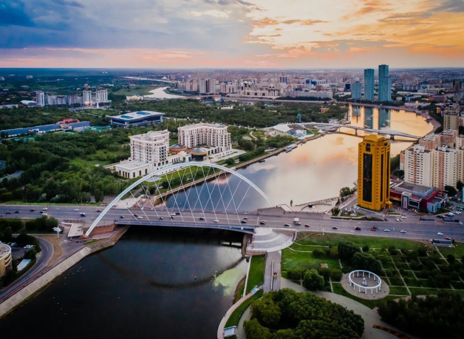 Нур-Султан и Алматы вошли в список самых дорогих городов мира