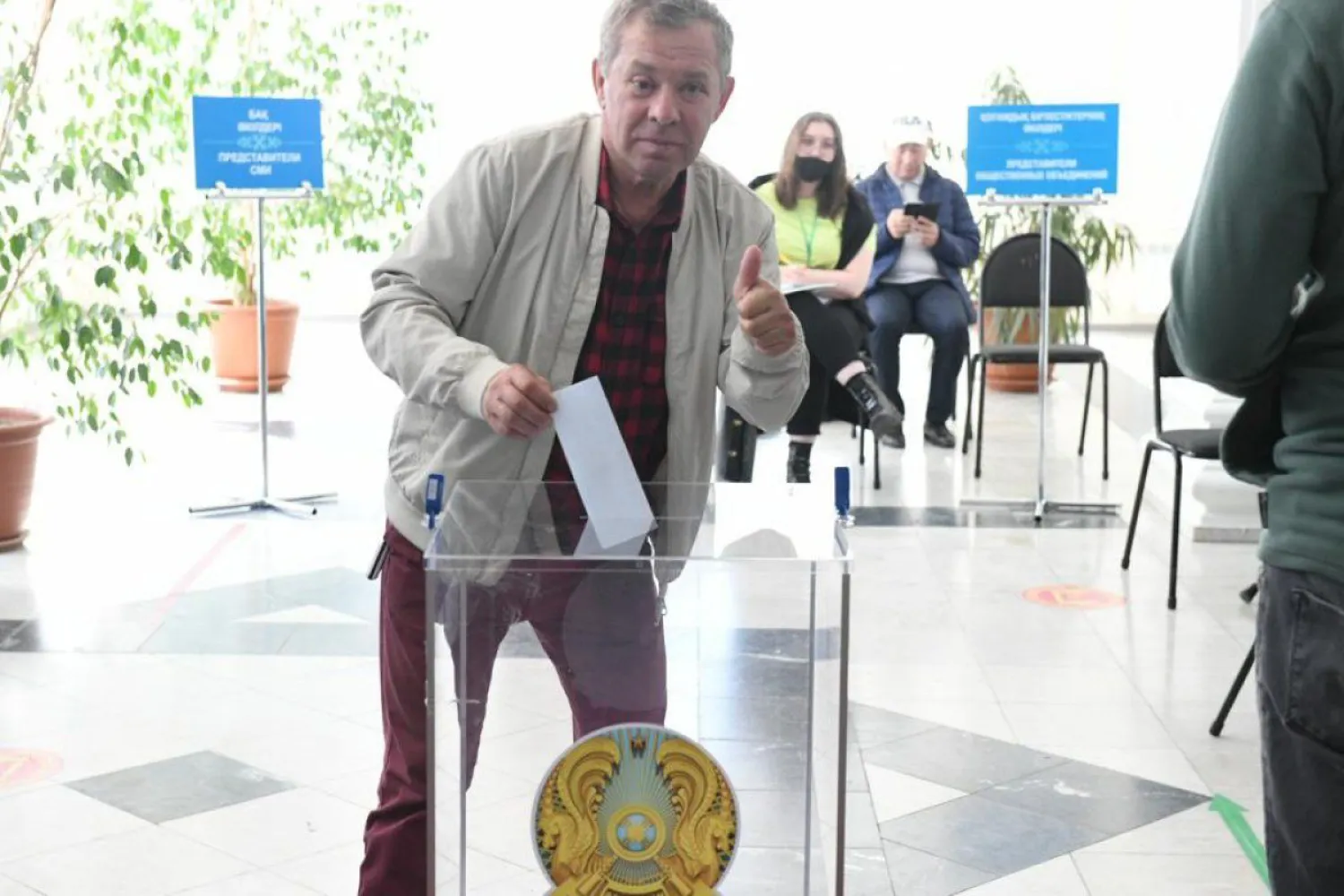 Явка на референдуме к 18:00 составила 65,04%, в Нур-Султане – 53,87%