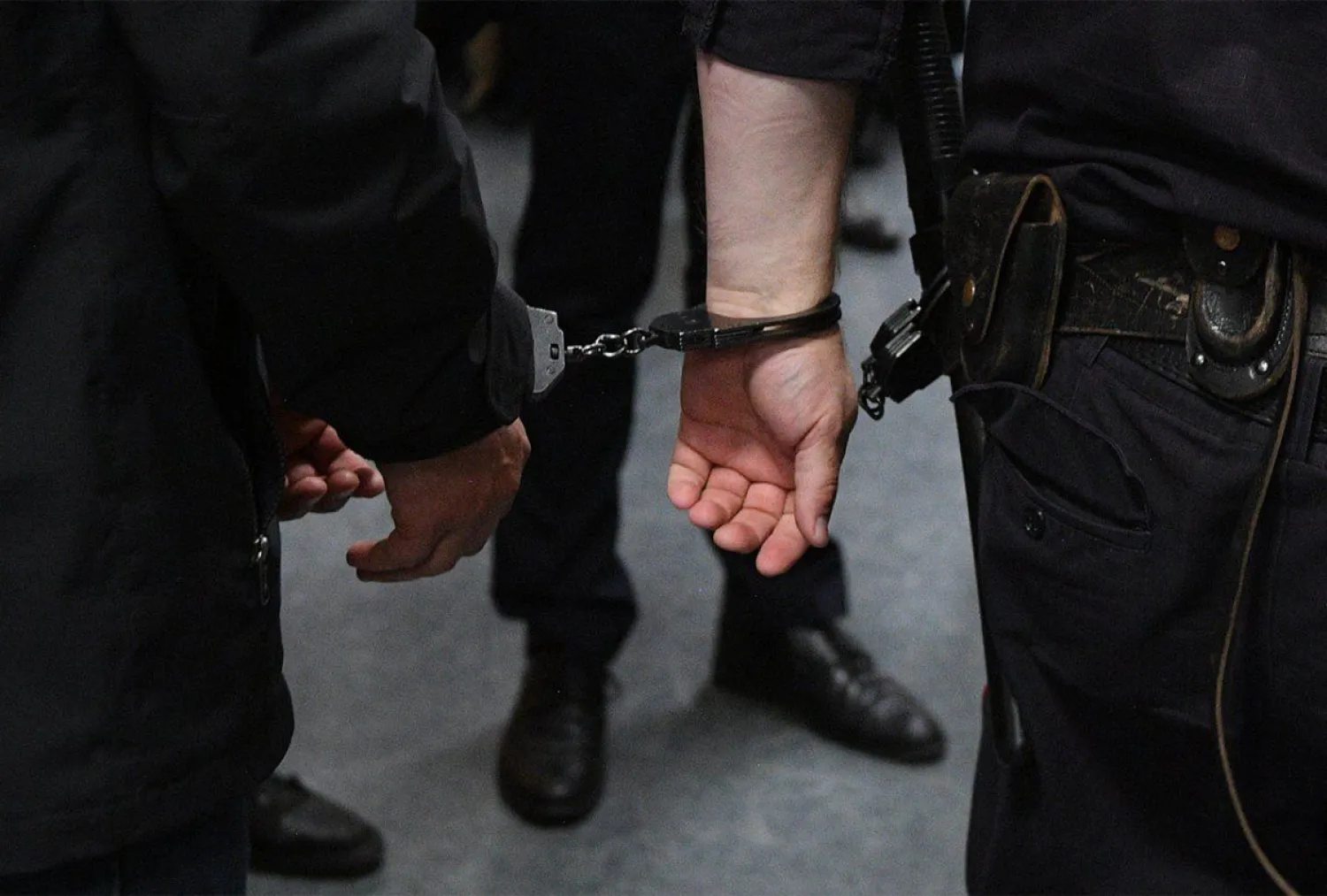 Приставал к 12-летней девочке в автобусе: мужчину задержали в столице