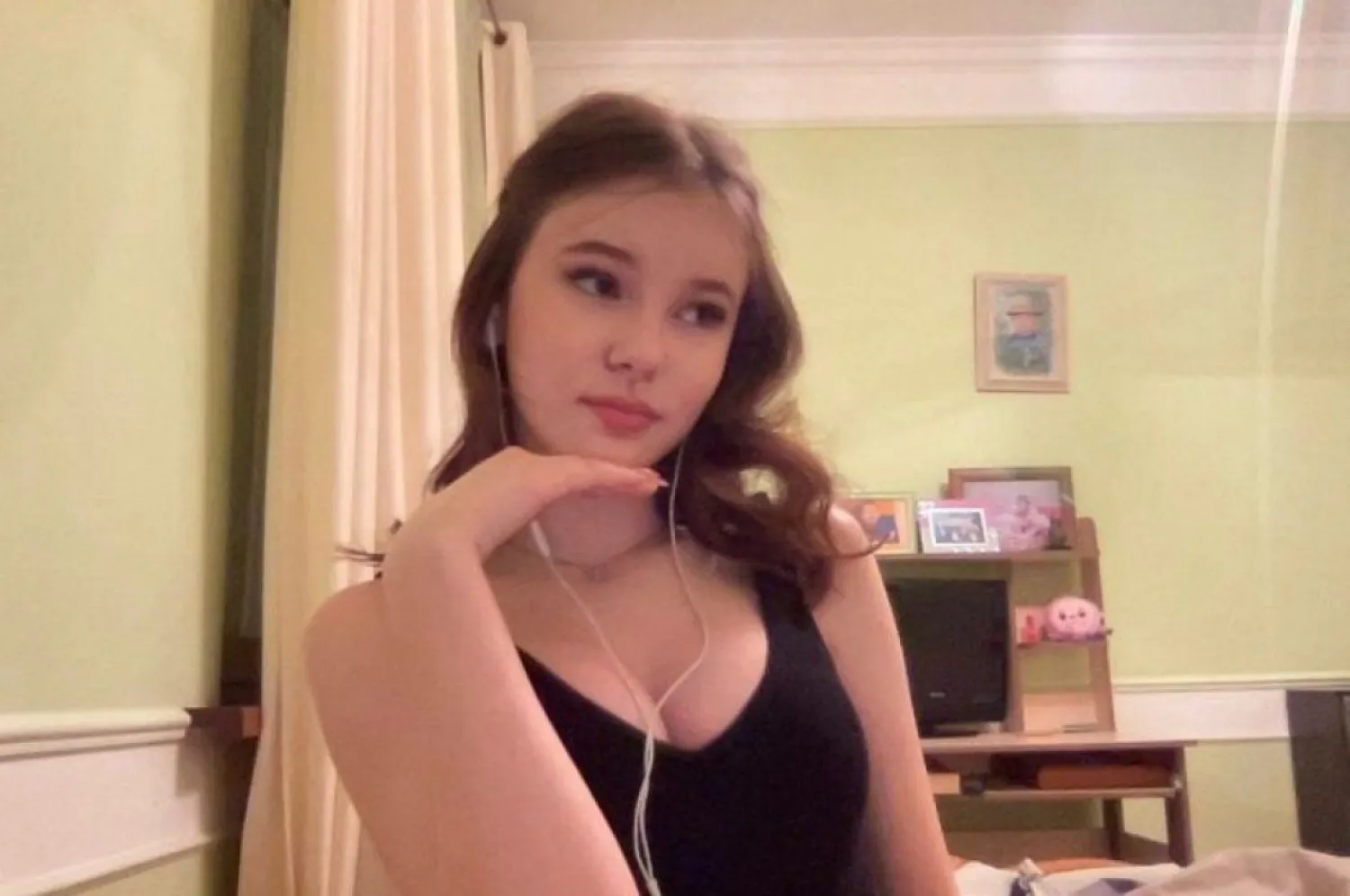 15-летняя Данэлия Тулешева восхитила подписчиков новыми фотографиями