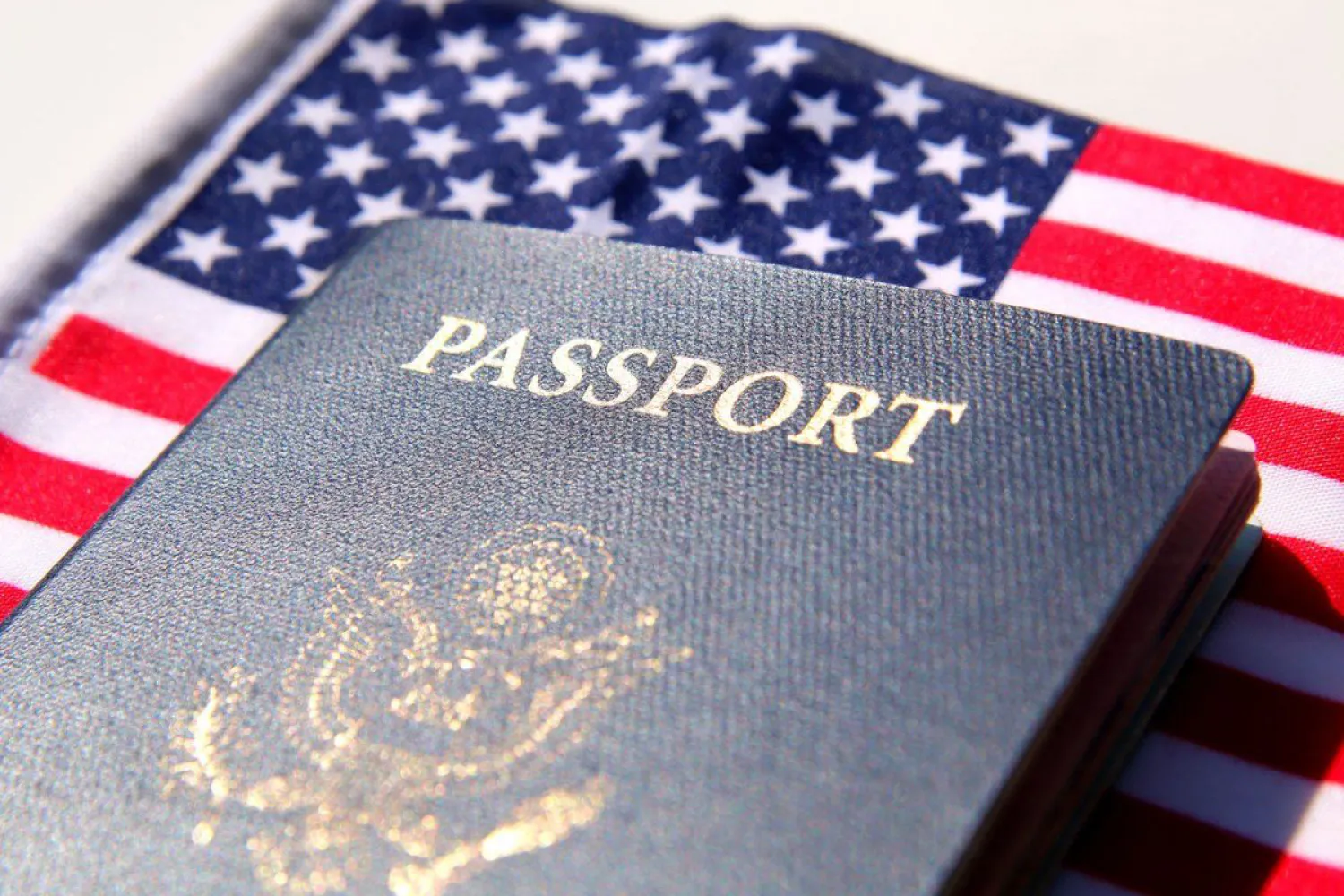 В США начали выдавать паспорта с отметкой о третьем гендере «Х»