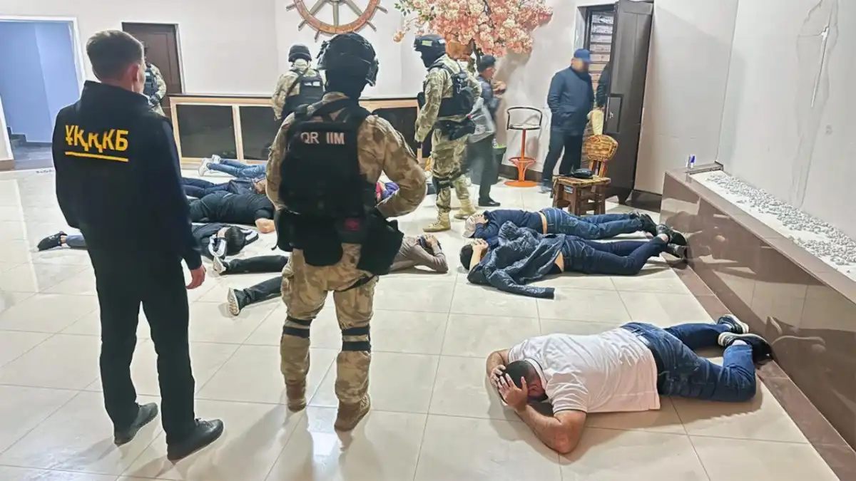 КНБ пресек канал контрабанды оружия из-за рубежа