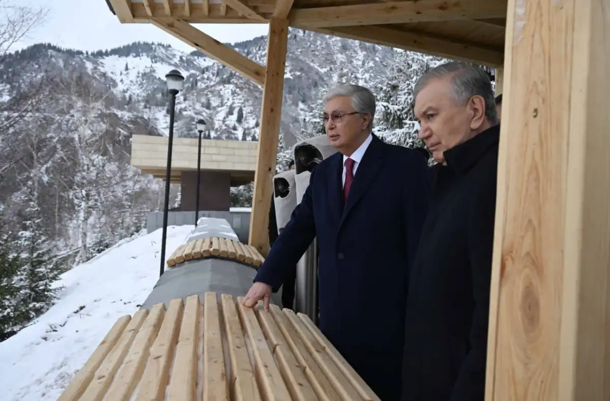 Токаев и Мирзиёев осмотрели горнолыжный кластер Алматы
