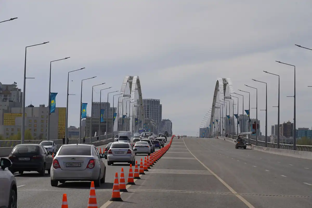 В Астане начали обновлять дорожную разметку
