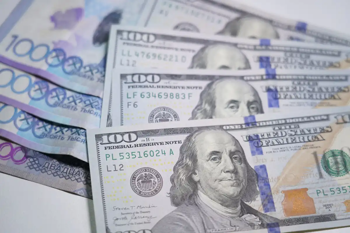 Курс валют в столичных обменниках на 5 апреля