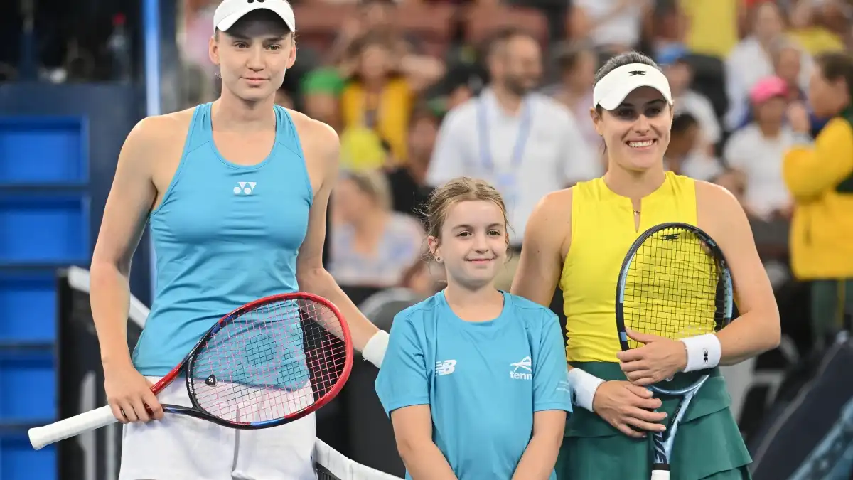 Елена Рыбакина принесла победу сборной Казахстана над семикратными чемпионками Кубка Билли Джин Кинг