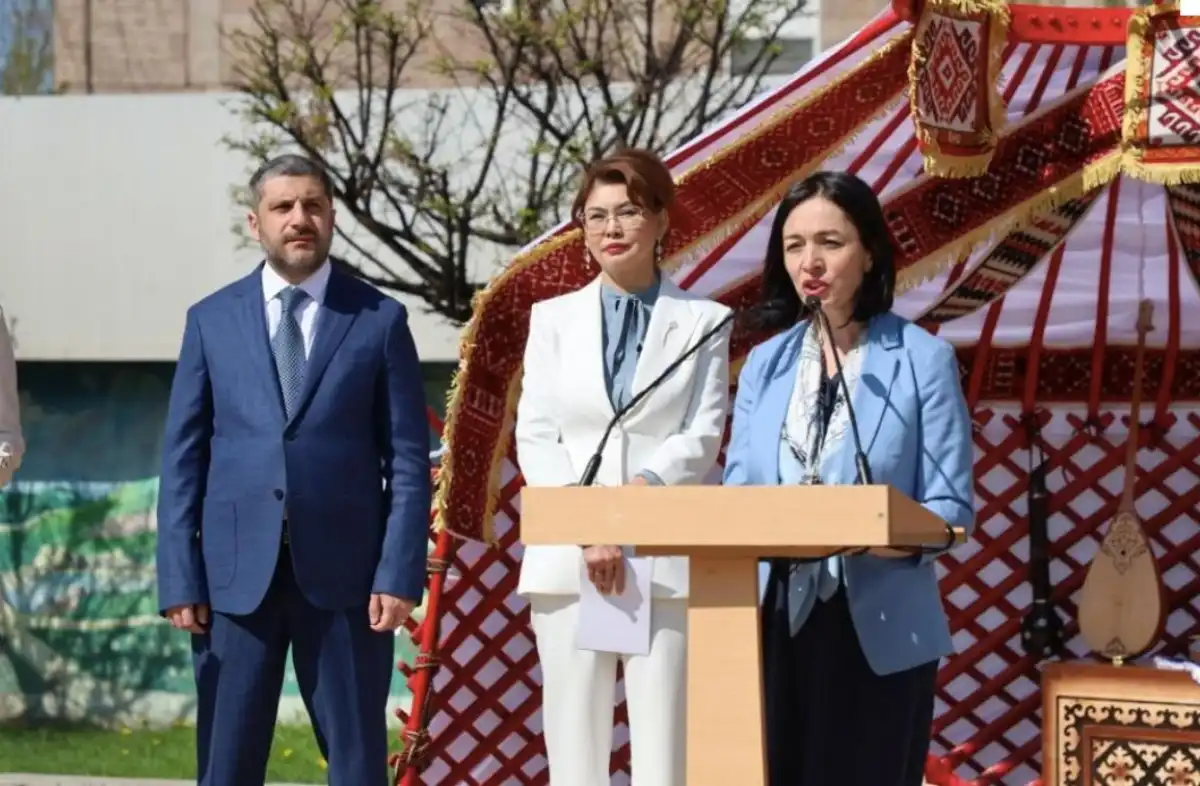 Парк имени Абая открыли в Ереване