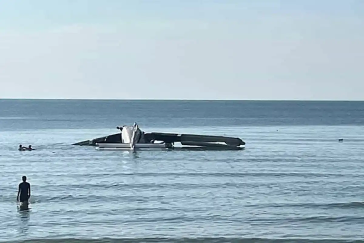 Самолет рухнул в море в Таиланде: есть погибшие