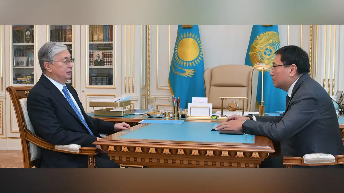 Глава государства поблагодарил Досаева за вклад в развитие Алматы