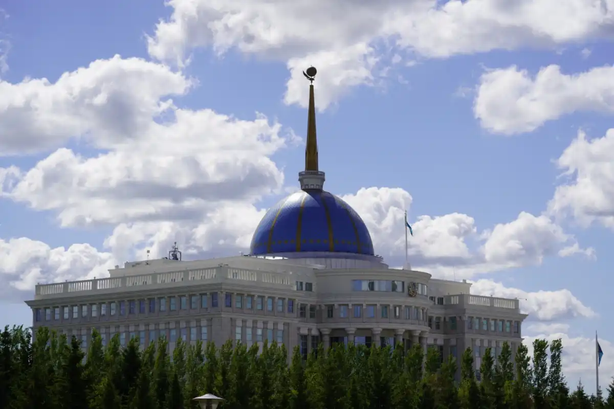 Президент принял вновь назначенного министра обороны
